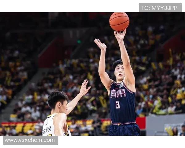 广厦队与上海队激战正酣赛场精彩瞬间回顾与分析