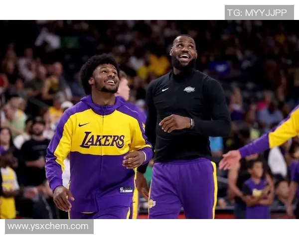 詹姆斯与布朗尼同台倒计时布朗尼正式宣布参加NBA选秀 詹姆斯与布朗尼同台倒计时布朗尼正式宣布参加NBA选秀